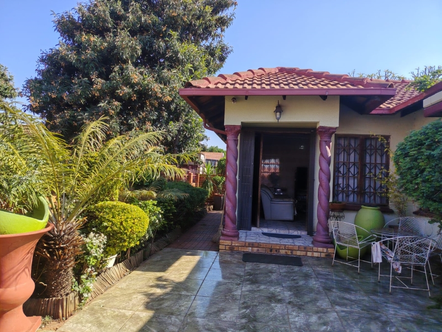 3 Bedroom Property for Sale in Geelhoutpark North West